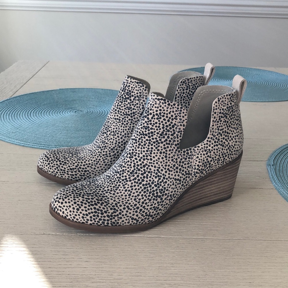 Toms Kallie Suede Bootie